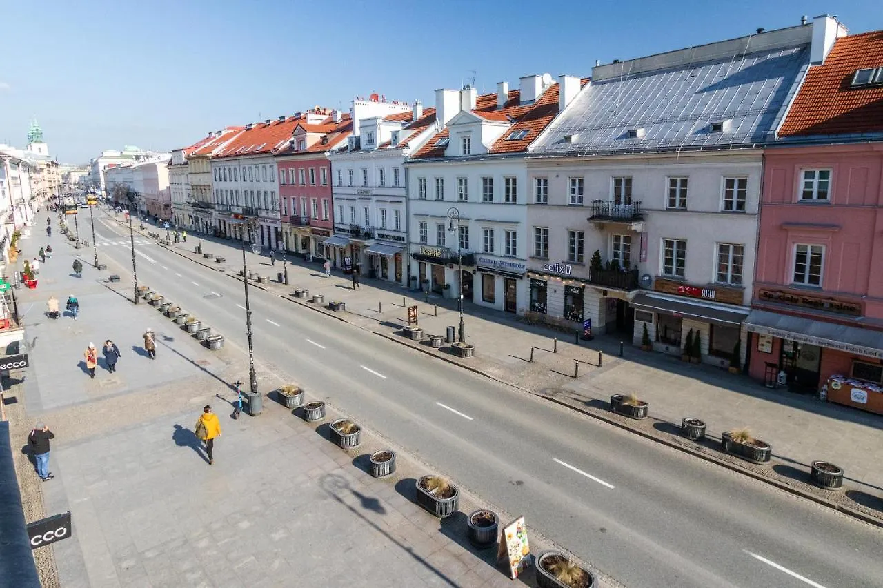 Apartament luster i obrazów Varsovia