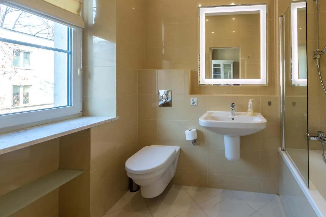 アパート Apartament Luster I Obrazow ワルシャワ