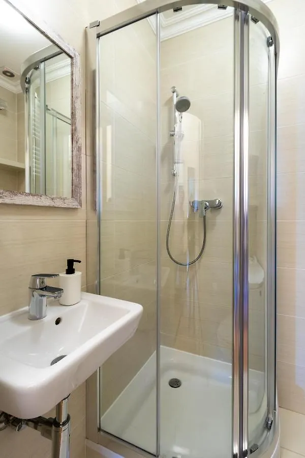 Apartament Luster I Obrazow ワルシャワ ポーランド